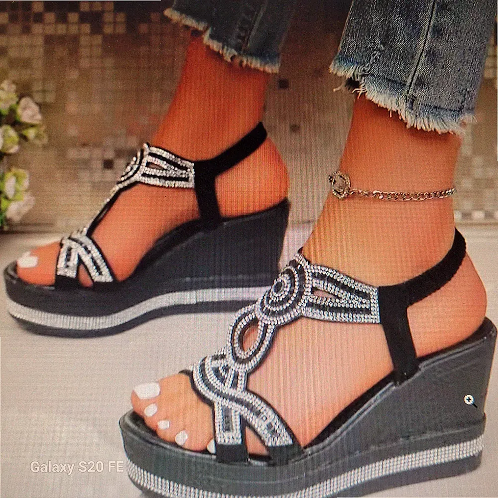Schwarze Keilabsatz Sandalen Gr 38 mit Glitzersteinchen neu!