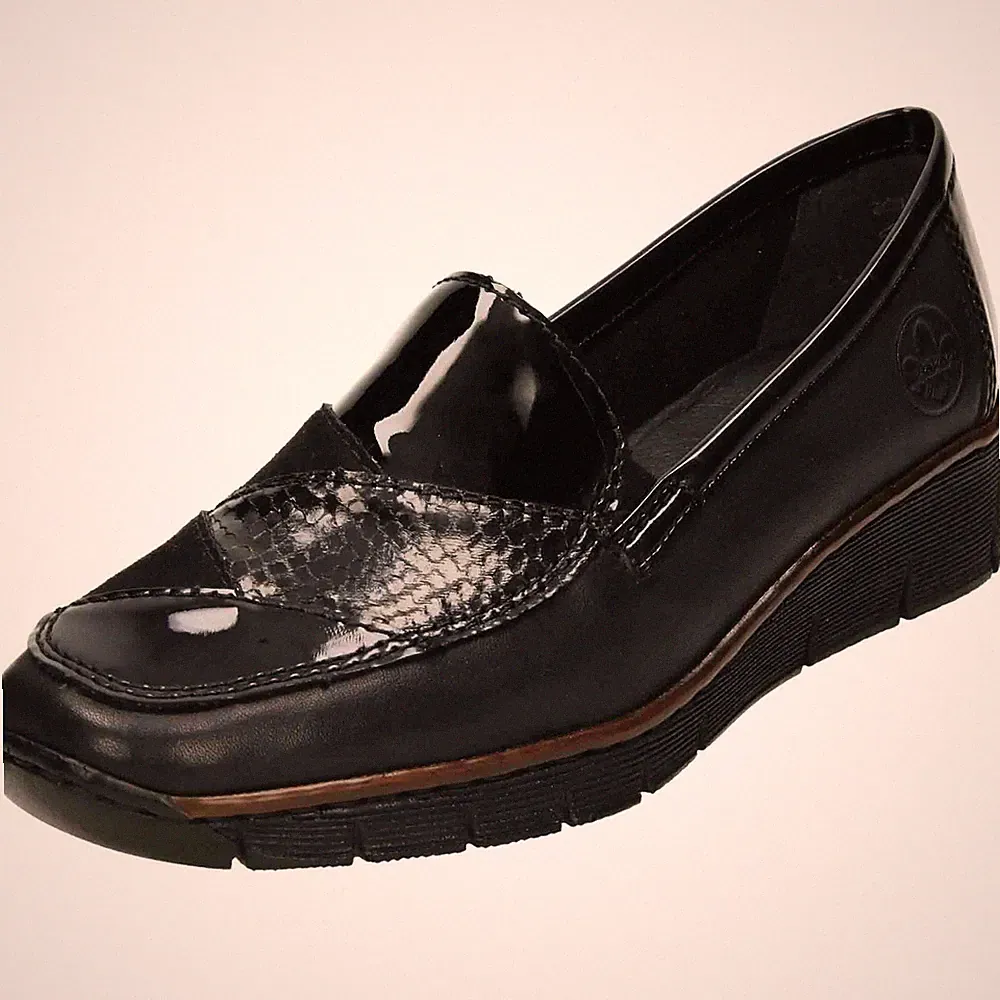 Schwarze Leder Schuhe gepolstert niedriger Keilabsatz Loafer Lack UK 5 / EU 38