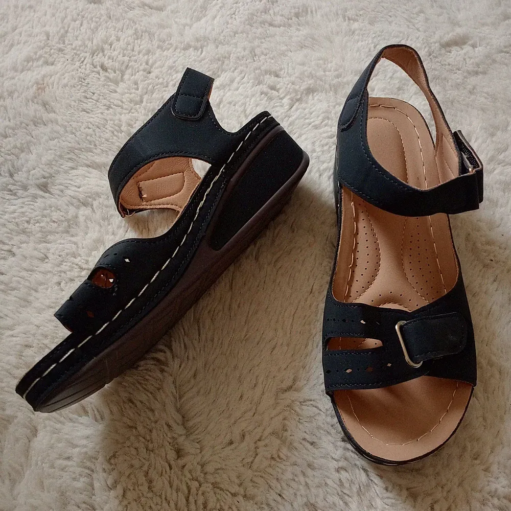 Schwarze Sandalen mit Schnalle EU 36 UK 3 Neu niedriger Absatz leicht Peeptoe