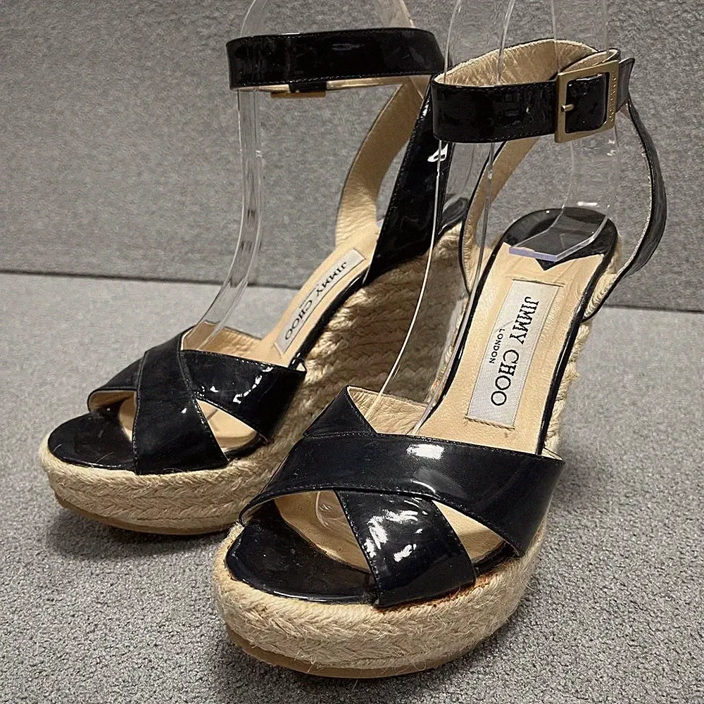 Seltene Jimmy Choo Lack Keilabsatz Sandalen 12 cm Absatz Resort Style Größe 36