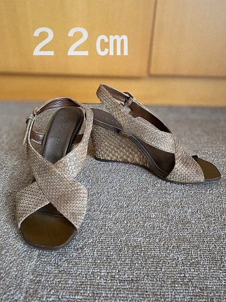 Seltene Sergio Rossi Python-Keilsandalen Damengröße 34,5 beige Absatz 7-10 cm