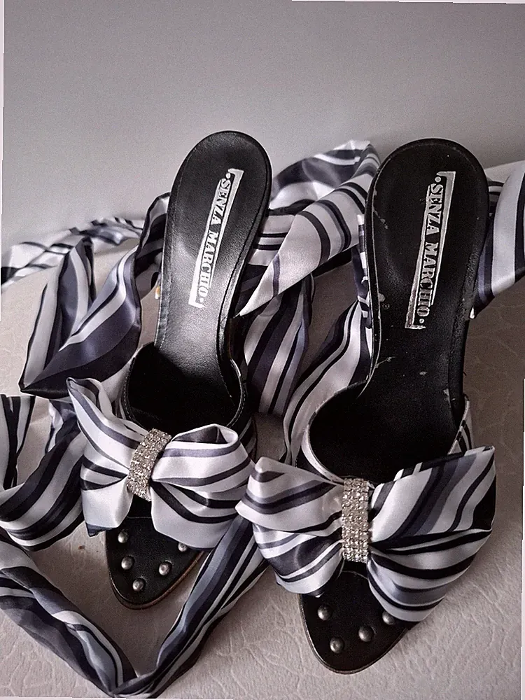 Senza Marchio Sandalen Damen schwarz weiß Strass Keilabsatz Größe 35 zum Binden