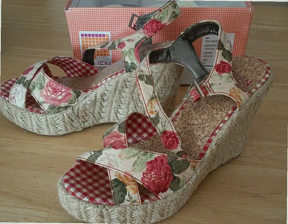 Seven seconds, Wedges m. Blumenmuster Gr. 36, 1x getragen, wie neu mit OVP