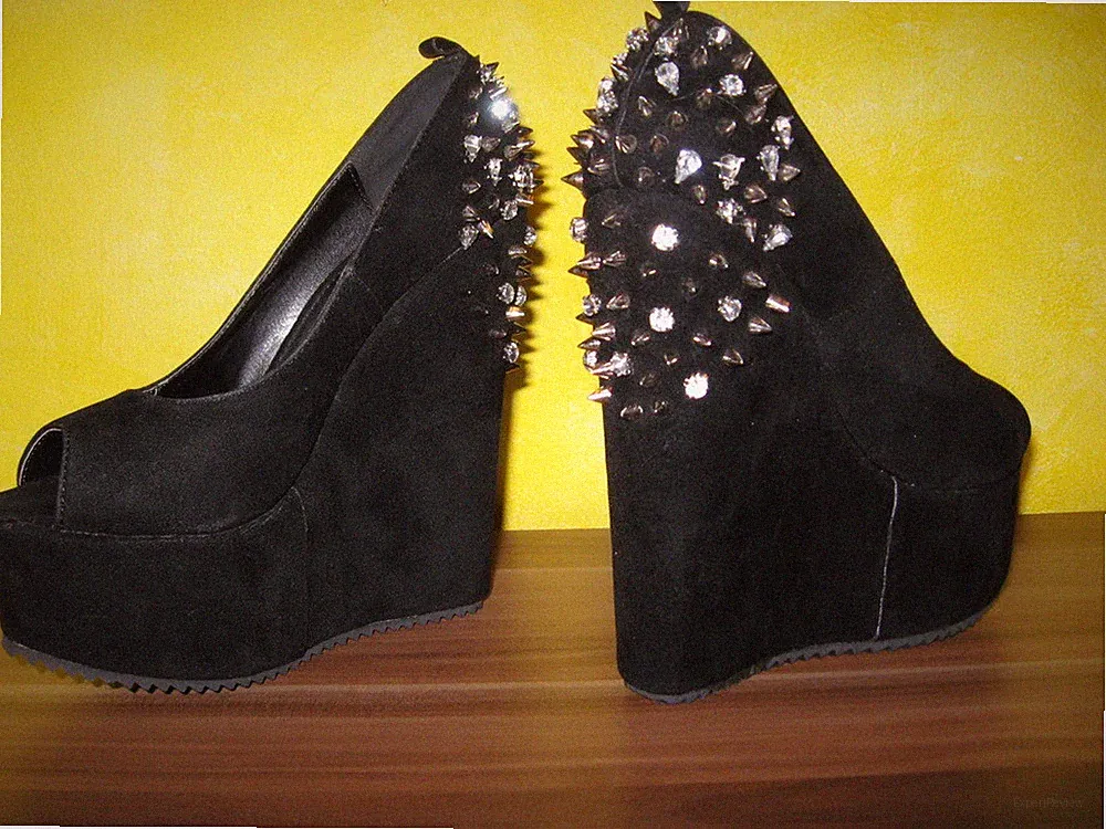 sexy 16 cm Keil Plateau Pumps schwarz Gr. 36 Peeptoe von Hotwalk, Gothic, Dark