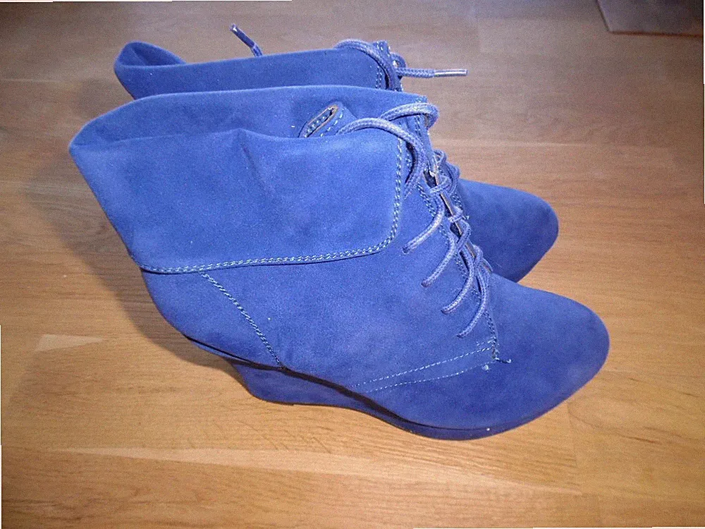 Sexy Damen Stiefelette blau Keilabsatz 39 Nicht getragen "PREISSENKUNG"