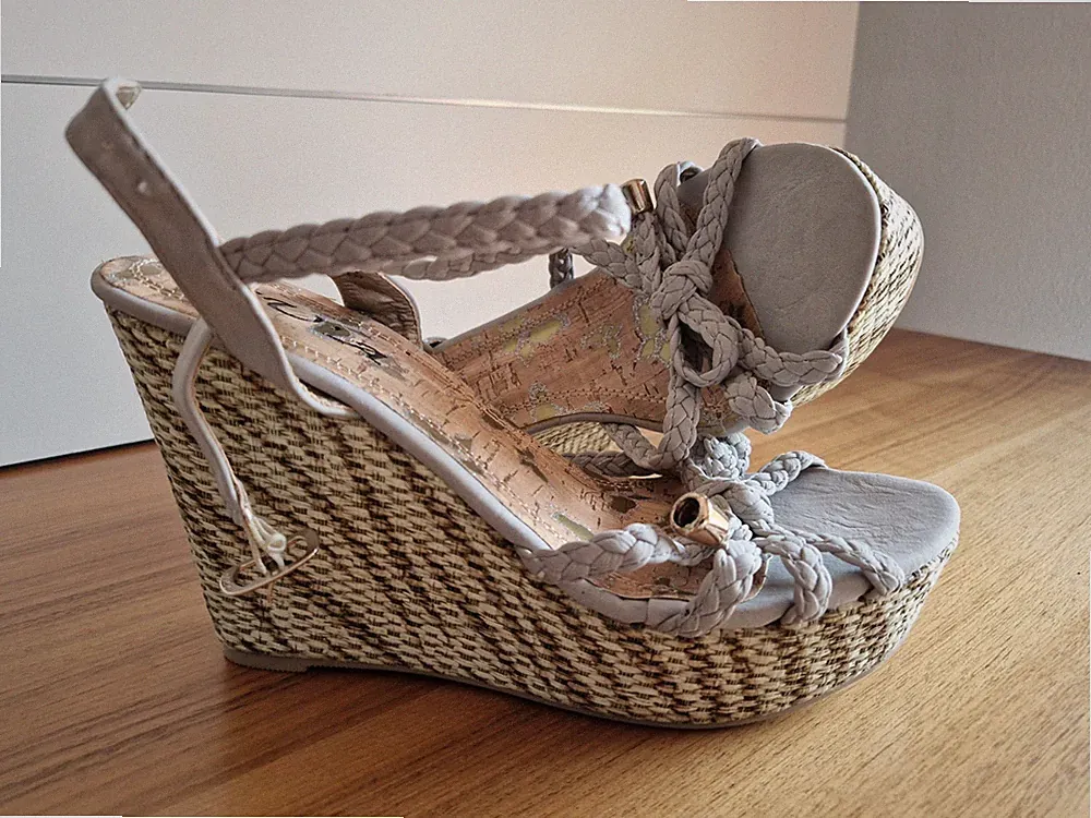 Sexy edle Keilabsatz Schuhe Modisch Elegant Grey Gr. 38 Neu Urlaub Party Sommer