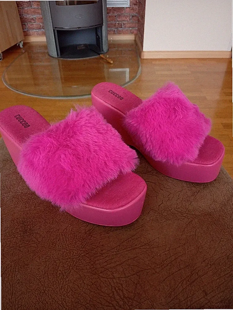 Sexy Pantoletten in gr. 42 mit Keilabsatz in Pink von CUCCOO