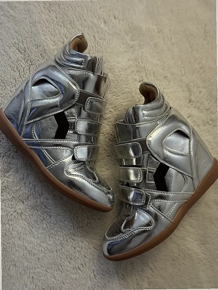 Silberne Keilabsatz-Sneaker / Wedge Sneakers (Neu & Ungetragen)