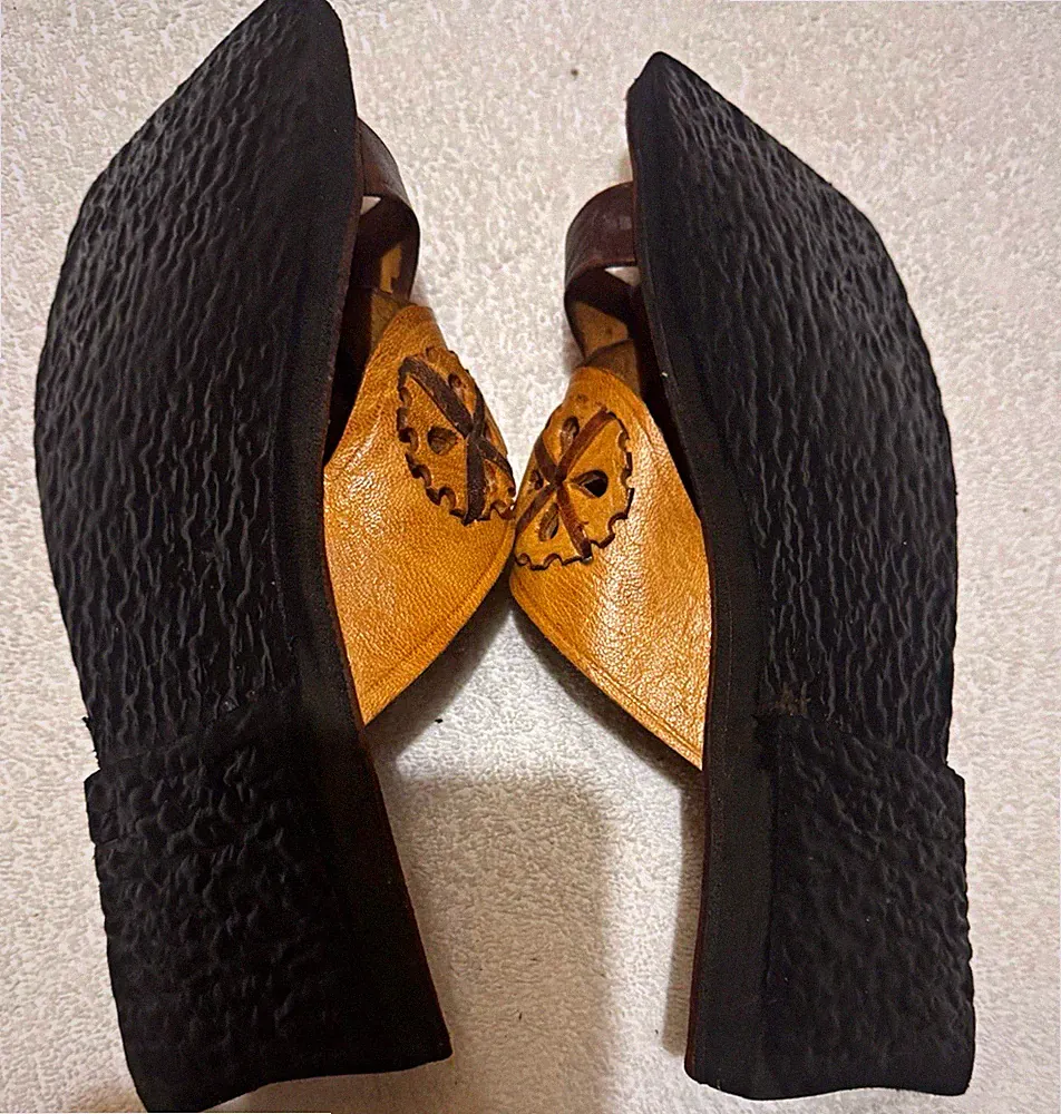 !Solid Damen Sandalen Braun/Schwarz Riemchen Leder Keilabsatz Slip-On EU 38,5