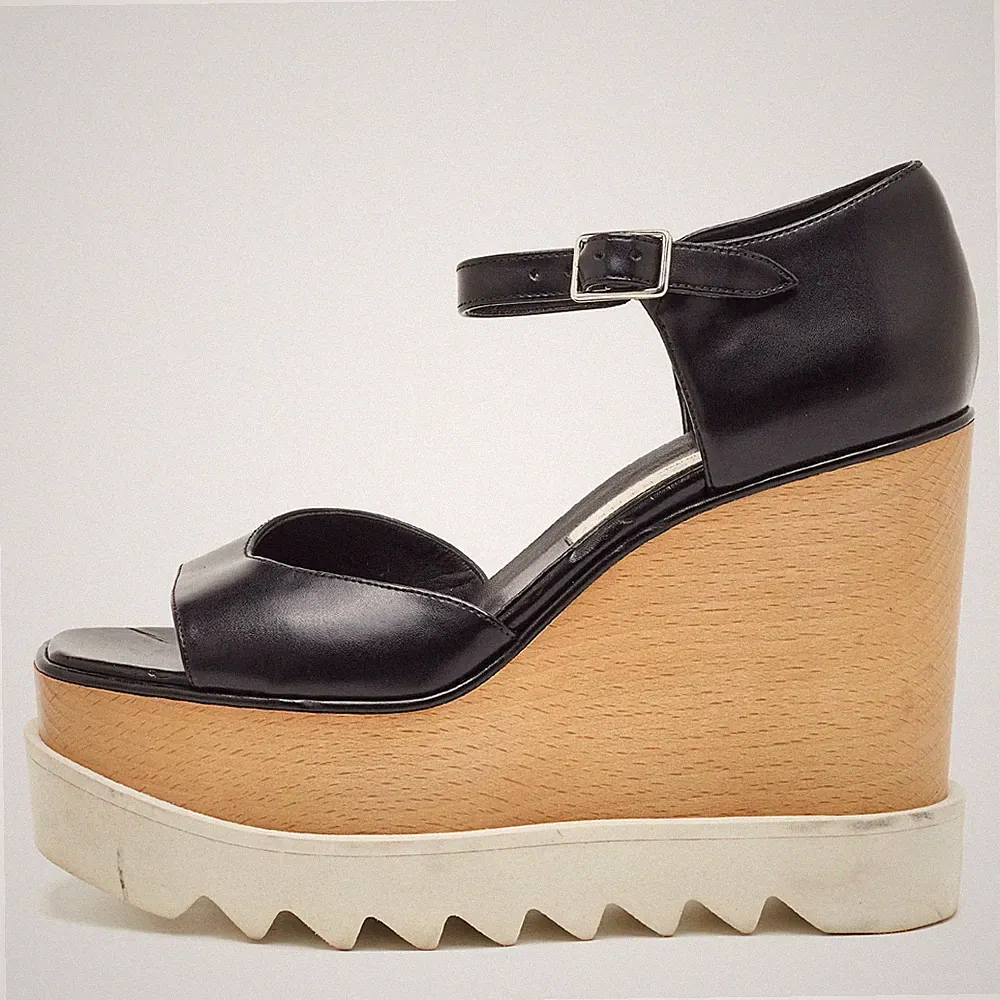 Stella McCartney Elyse Gr.37 Schwarz Kunstleder Plateau Keilabsatz Sandalen