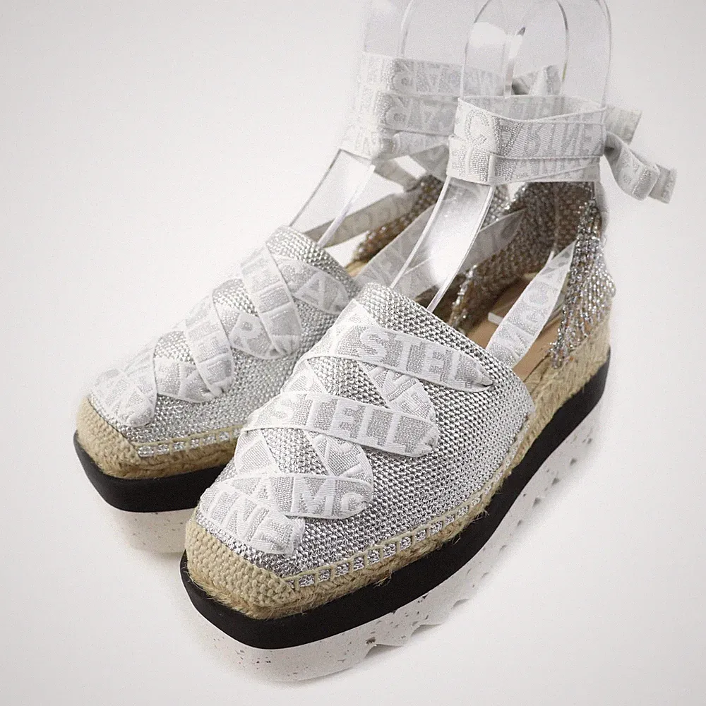 Stella McCartney Sandalen Gaia Logo Schnürung Schleife Espadrilles mit Platea...