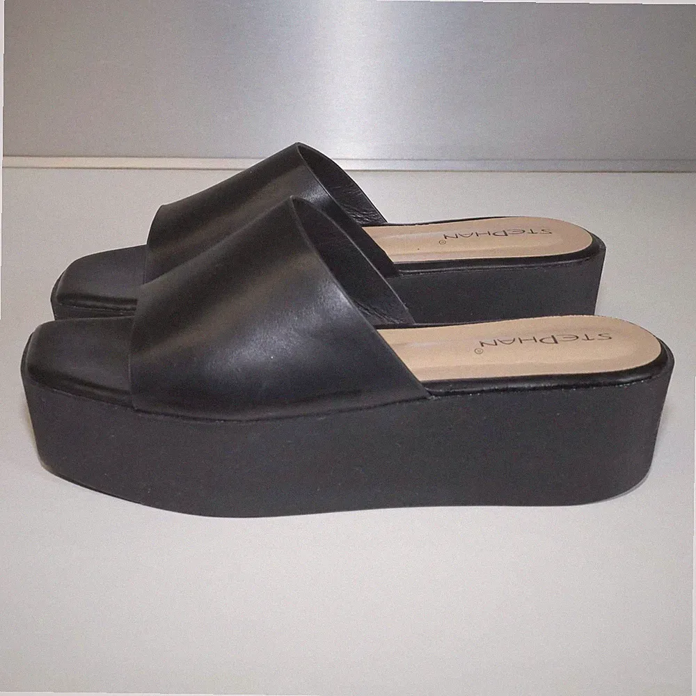 STEPHAN Mid-Heel Keil-Pantoletten Wedges Clogs schwarz 6 cm Absatz Gr. 41 NEU