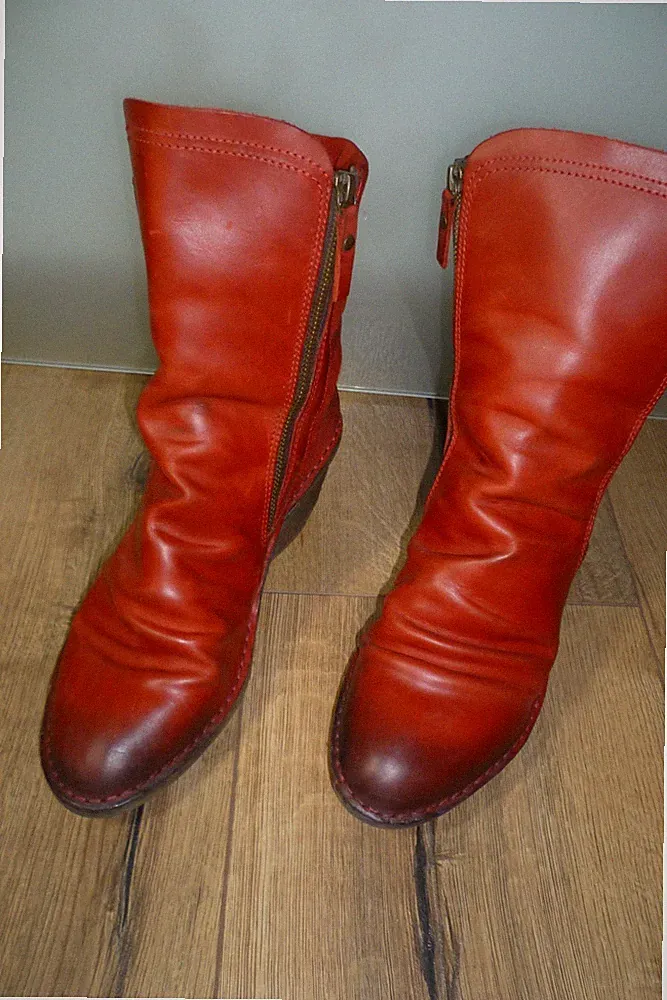 Stiefel rot Leder Reißverschluss Gr. 42 von Fly London Keilabsatz wadenhoch -Top