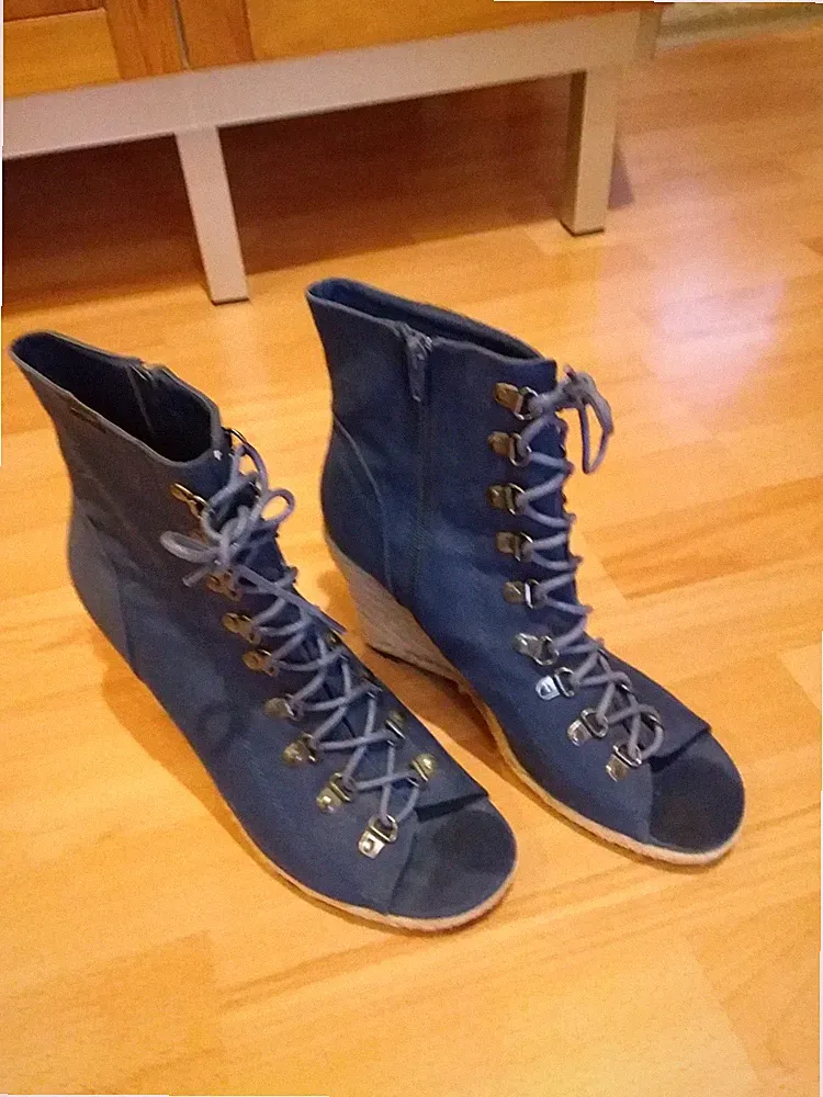 Stiefelette für den Sommer mit Jeansstoff von S\BAR in der Größe 41, geschnürt
