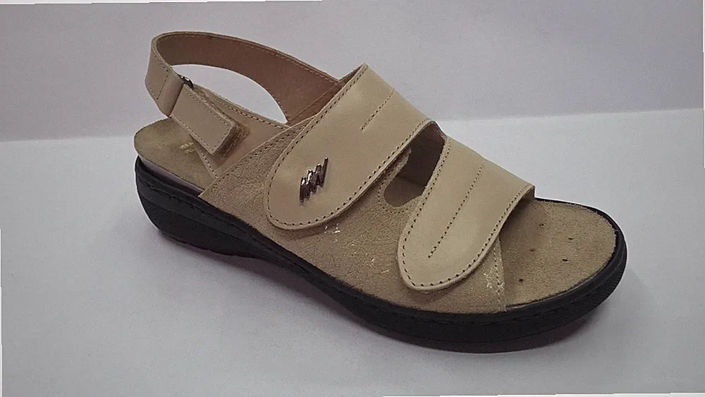keilabsatz sandalen damen beige