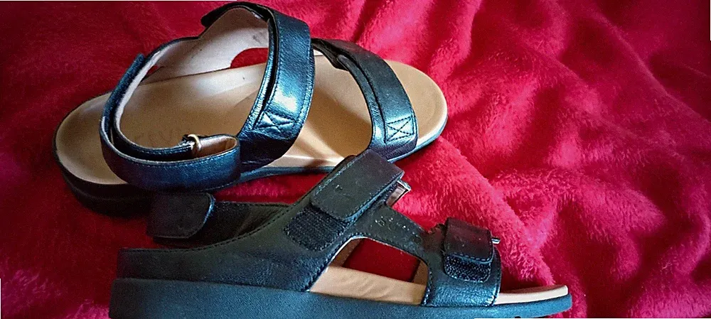 Strive Damen Sandalen Riemchen Leder Klettverschluss Keilabsatz Gr. 40 Schwarz