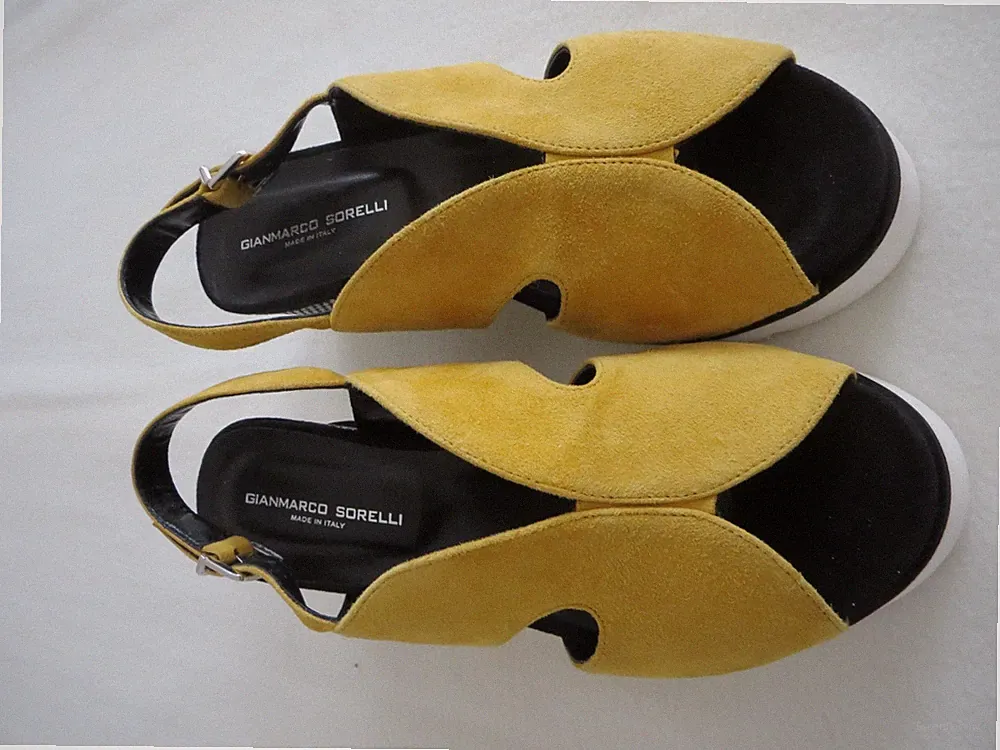 Stylische Leder Sandalette Gr. 39 NEU ungetragen, Plateausohle + Keilabsatz