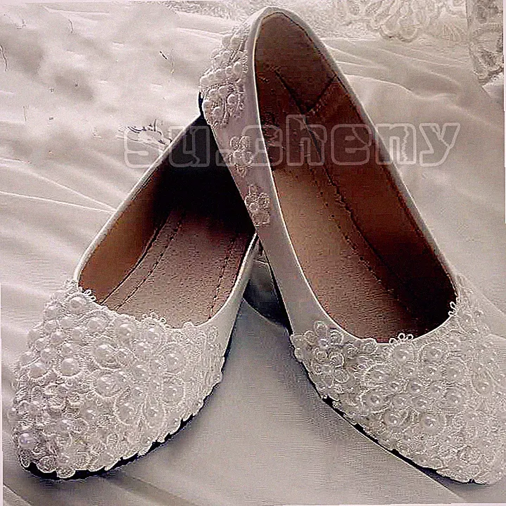 Su.cheny Weiße Spitze Perlen Keilabsatz Flach Niedriger Absatz Pumps Hochzeit