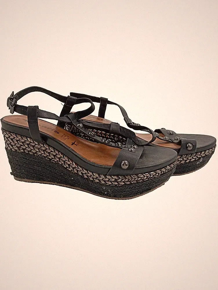 Tamaris Damen Keilabsatz Sandalen Nieten Gr. 39 Schwarz Modisch