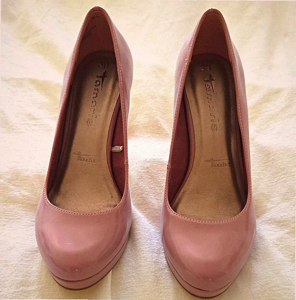 Tamaris Damen Pumps Taupe EU 39 Keilabsatz Slip-On Synthetik runde Spitze