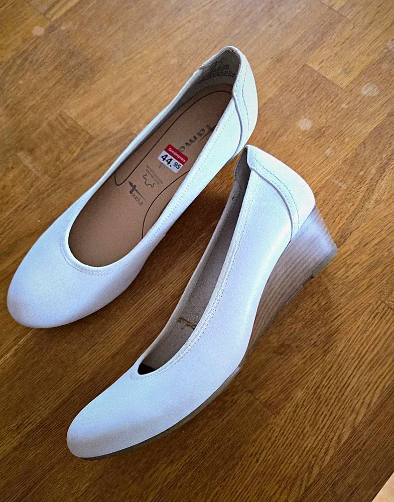 Tamaris Damen Pumps Weiß Leder Keilabsatz mittel Rund Schlupf EU 39