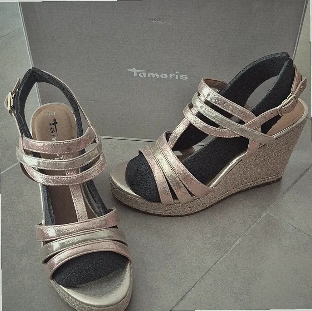 Tamaris Damen Riemchen-Sandalen Keilabsatz Leder Schnalle Rosa/Silber EU40