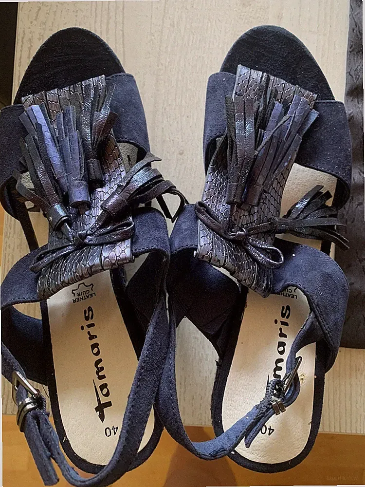 Tamaris Damen Sandalen Leder schwarz Riemchen Quasten Schnalle Keilabsatz EU 40