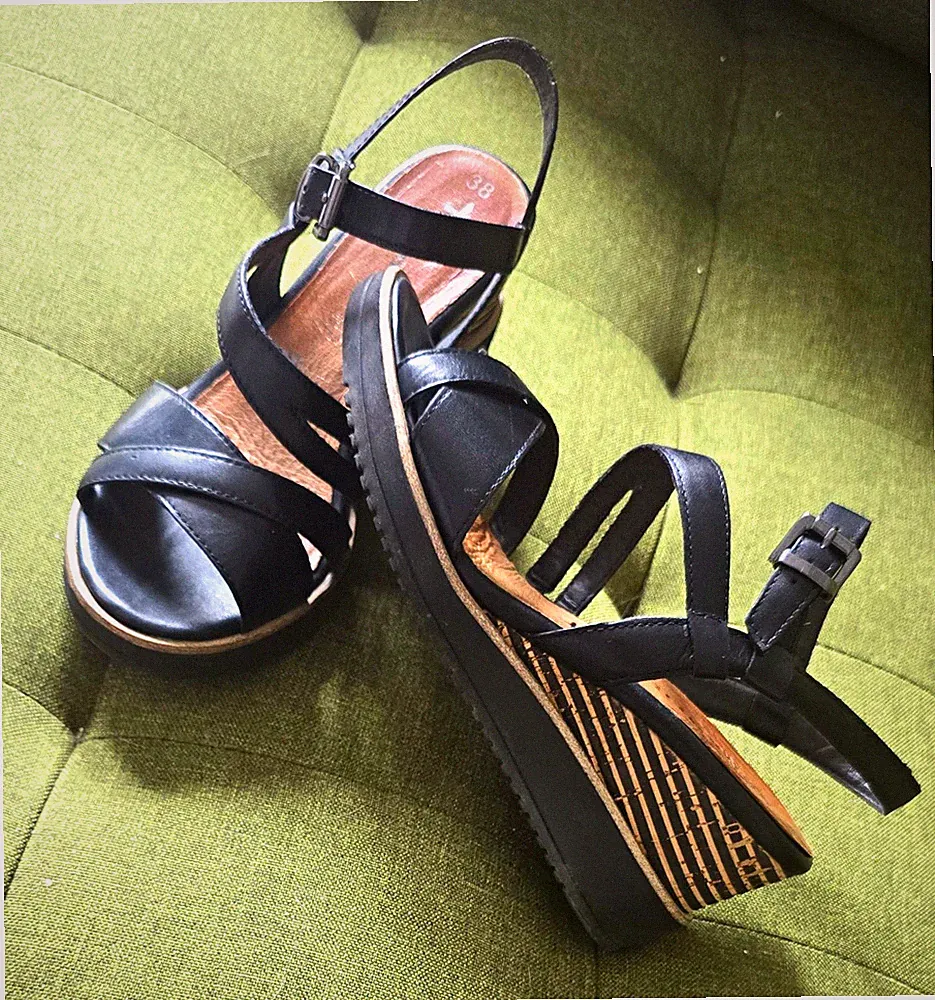 Tamaris Damen Sandalen Riemchen Leder Keilabsatz Schnalle Schwarz 38