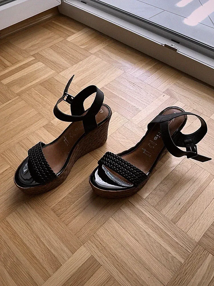 Tamaris Damen Wedges Schwarz Gr. 39