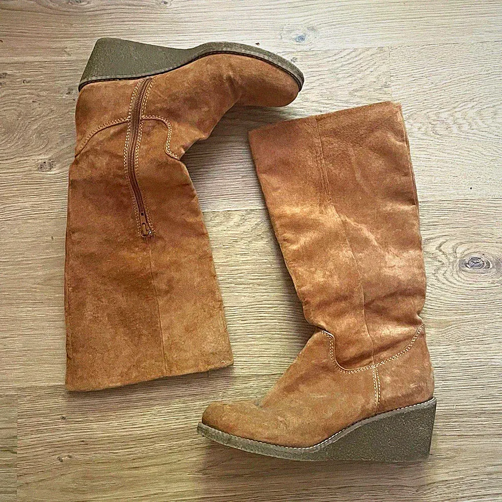 Tamaris Damen Wildleder Chelsea Stiefel Braun Keilabsatz Reißverschluss EU 40