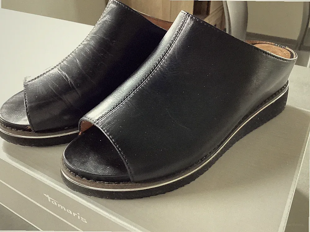 Tamaris Pantoletten 38 Mules schwarz Leder neuwertig mit Karton