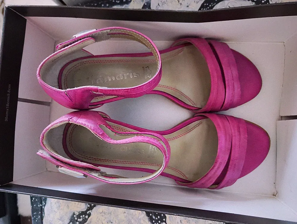Tamaris Riemchen Sandalen in rosa 36 Leder Neuwertig mit Keilabsatz mit Karton.