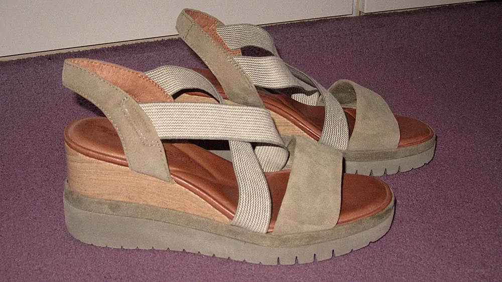 ❤️Tamaris Sandale leicht Keilabsatz Khaki Stretch 1 x getragen NP70€ ❤️