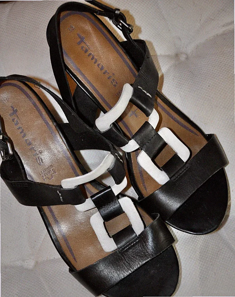 Tamaris Sandaletten Leder Keilabsatz wie neu 38 schwarz weiß