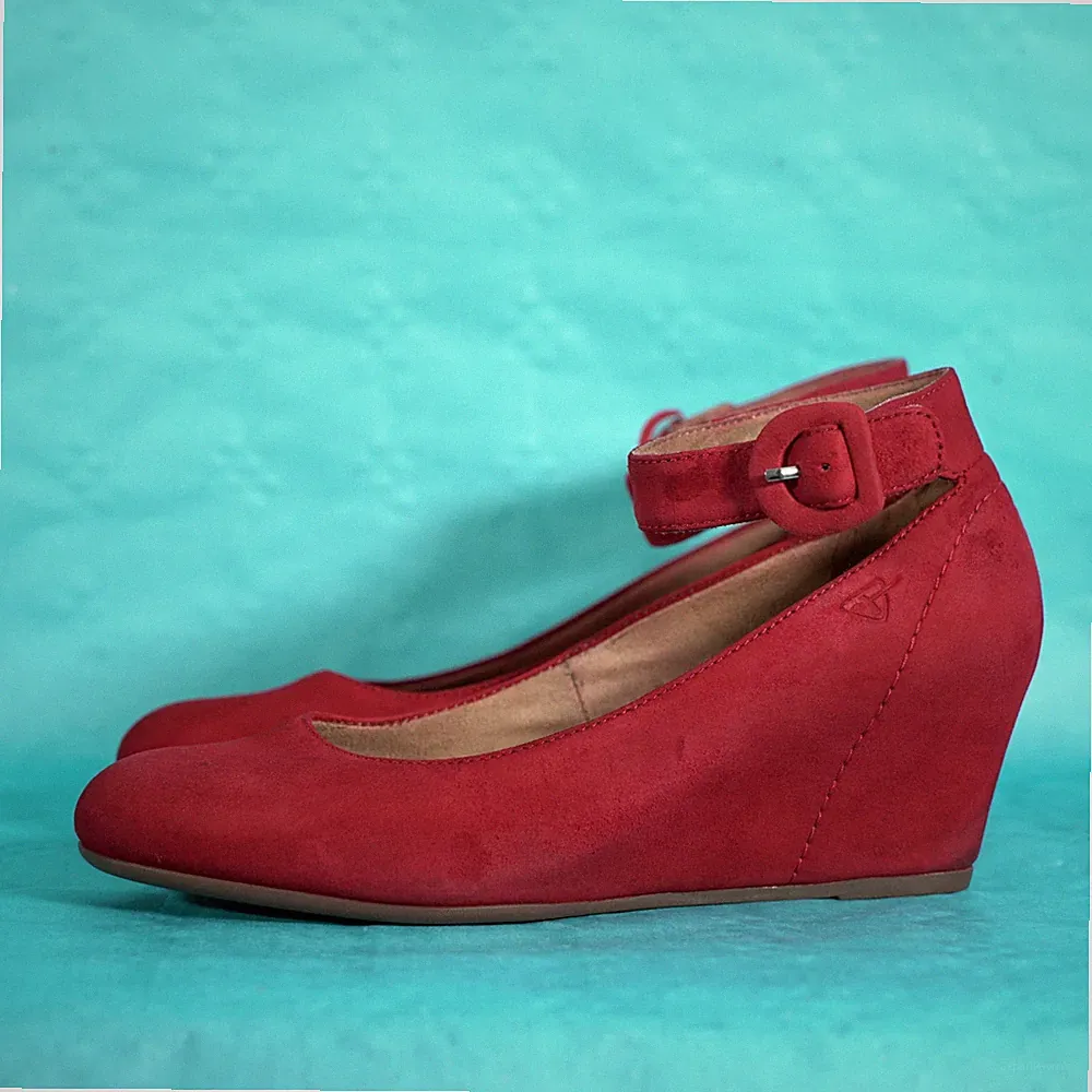 Tamaris Touch it Damen Riemchen-Pumps Pumps Gr. 39 rot Keilabsatz - Silvester!