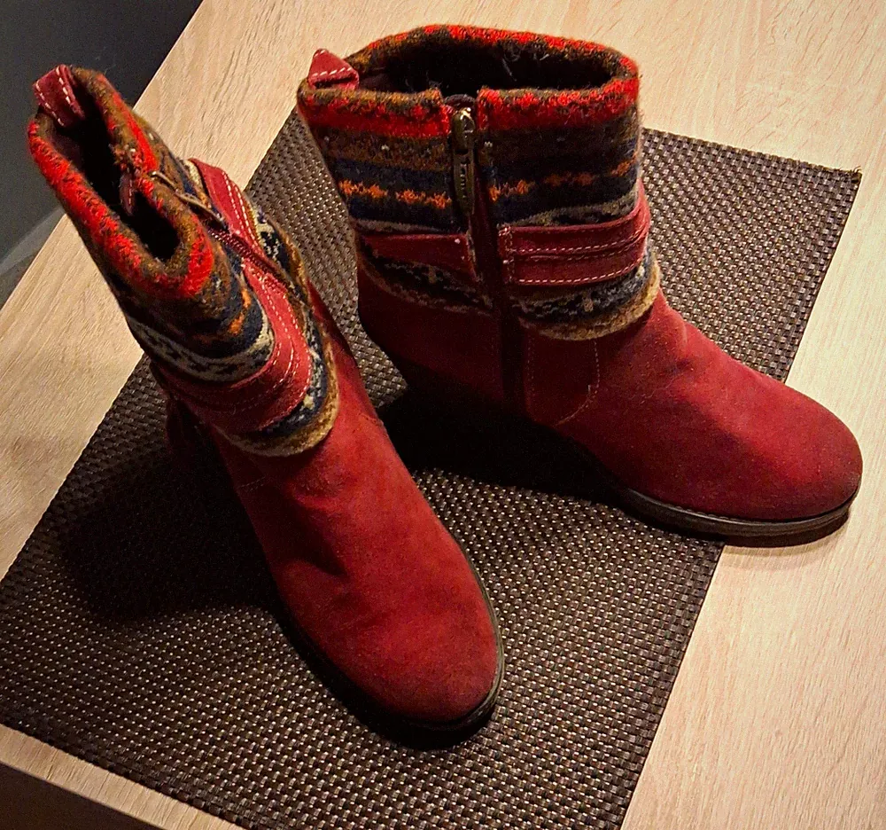 Tamaris Trend Damen Stiefeletten Wildleder rot gemustert Keilabsatz EU 38