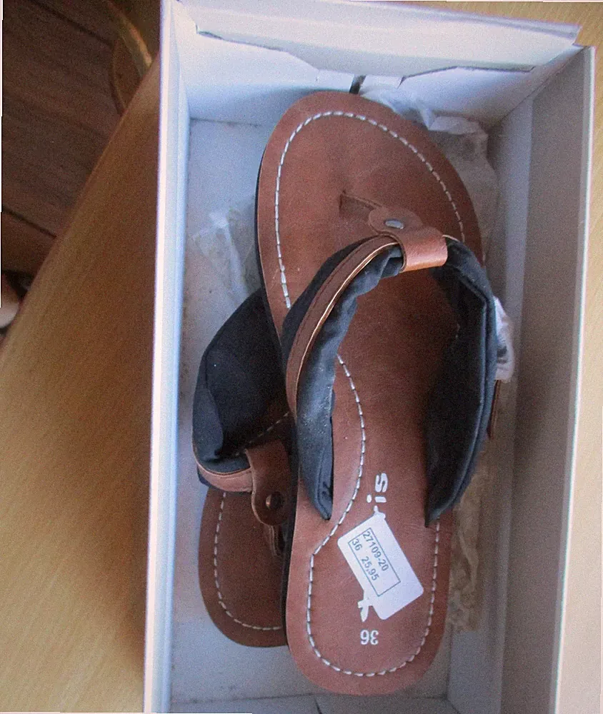 Tamaris Zehentrenner Gr. 36 Damen Sandalen Schuhe Leder Riemen empfl. Vk 25,95€