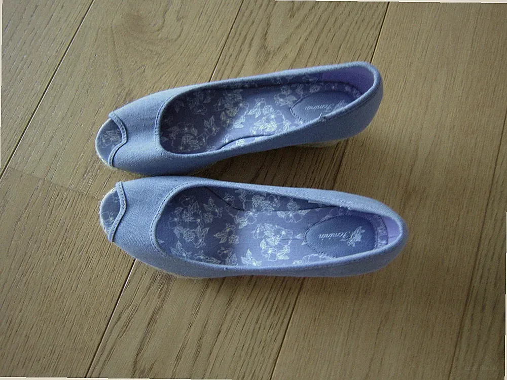 TCM schöner Damen Peeptoe Sandalen flieder NEU Gr. 41 / 7,5 Stoff / Bast