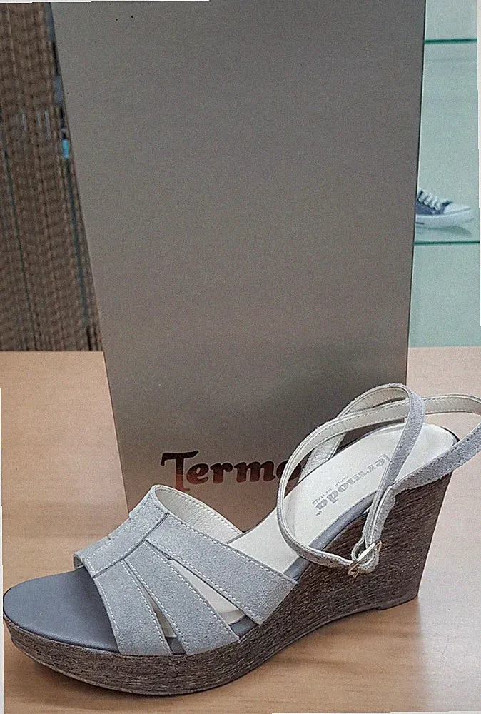 TERMODA Modische Sandale mit Keilabsatz Made in Italy Wildleder Grau Keilabsatz 90 Nr. 37