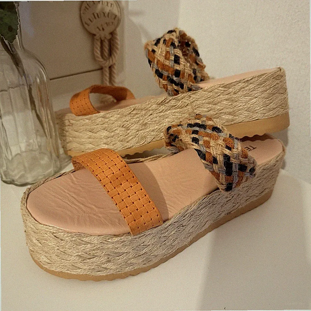 Tessa Damen Sandalen Keilabsatz Riemchen Gr. 41 beige/braun/schwarz geflochten