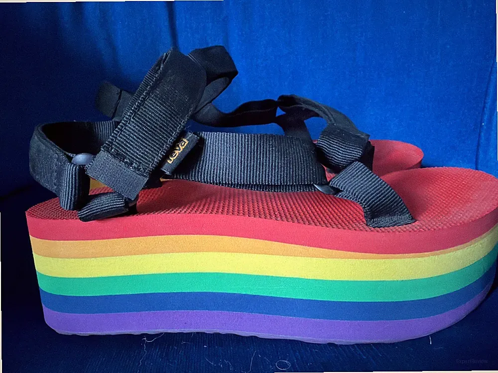 Teva Flatform Universal Stripe Rainbow Pride Plateau Sandale US 9 / EU 40 / UK 7