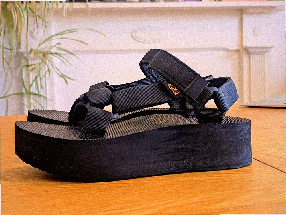 Teva Universal Flatform Sandalen. UK Größe 4 EU37 Plateau Top Zustand