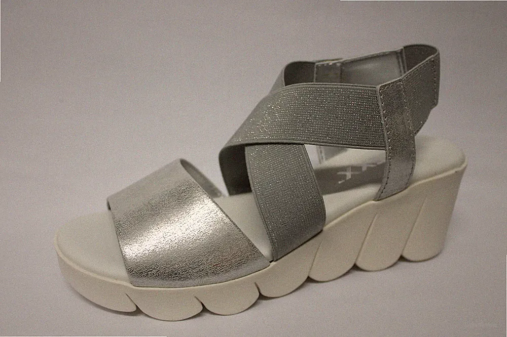 The Flexx Slingcross Sandalen Leder silber mit Gummizug Keilabsatz 6 cm SUPER RABATT