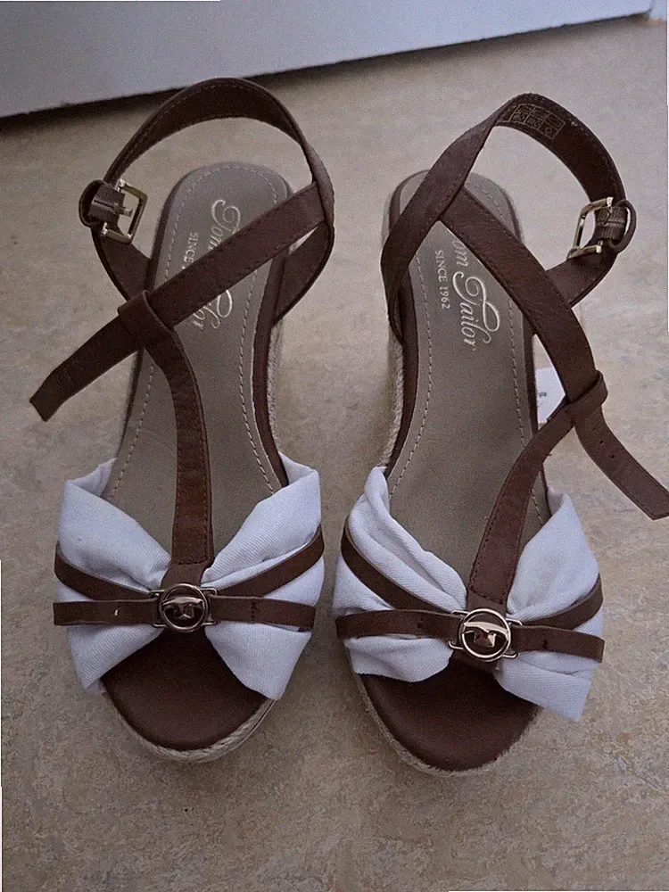 TOM TAILOR Damen Keilabsatz-Sandalen Riemchen braun/weiß Kunstleder EU 40