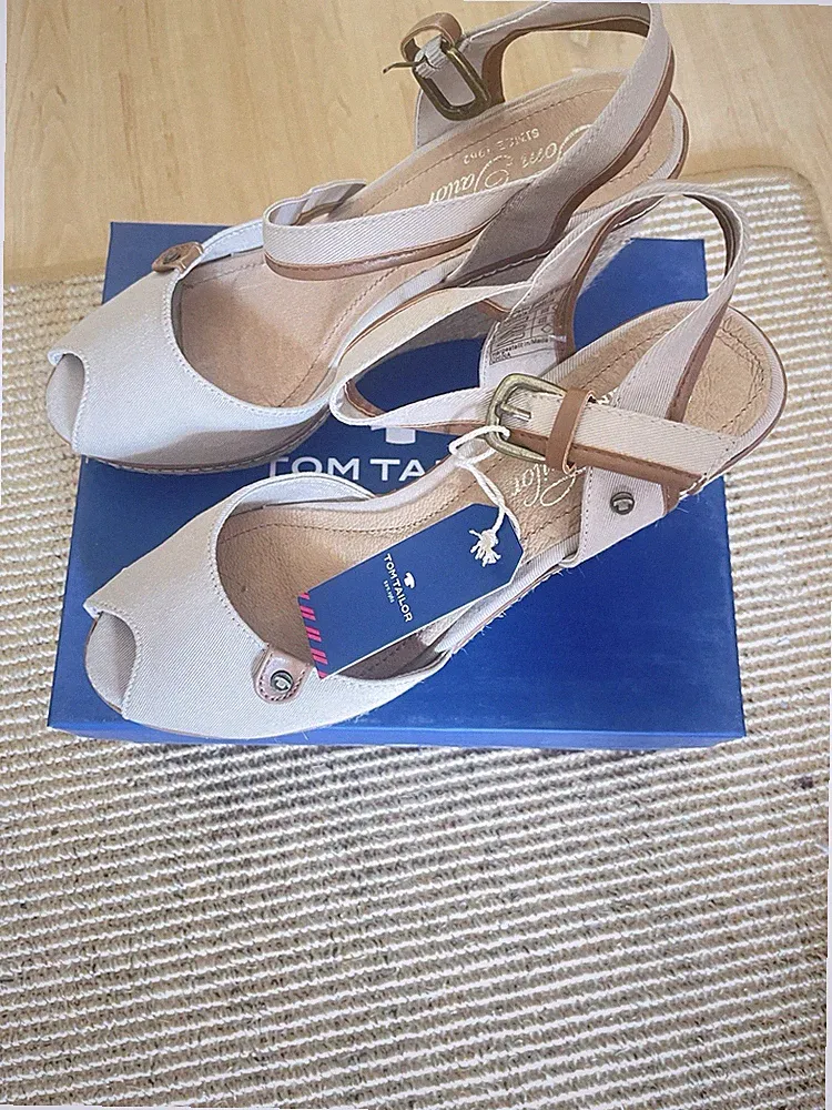 Tom Tailor Damen Riemchen-Sandalen Beige/Braun Plateau Keilabsatz hoch EU 41
