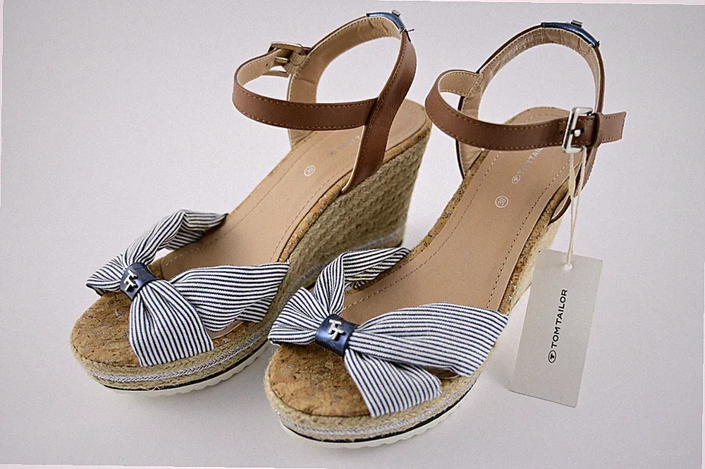 Tom Tailor Sandalen mit Keilabsatz Gr. 39 NEU Damenschuhe