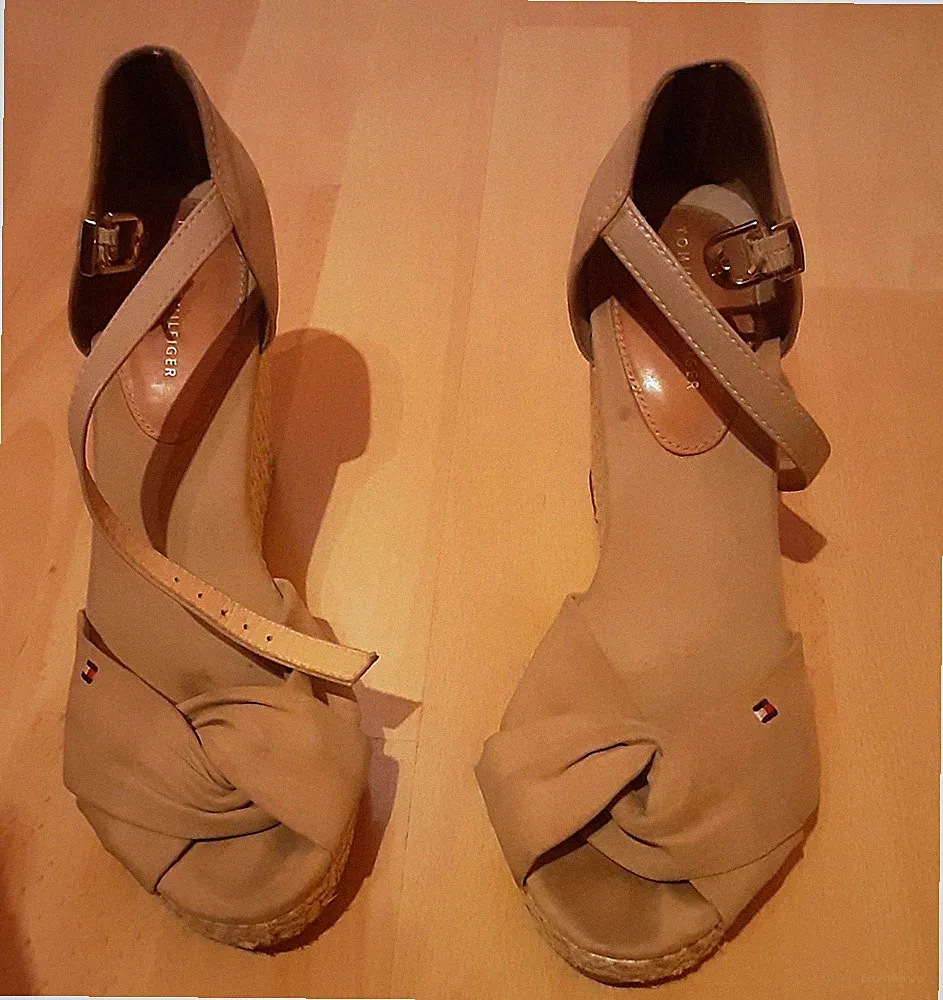 TOMMY HILFIGER chice hohe Sandalen,hoher Tragekomfort