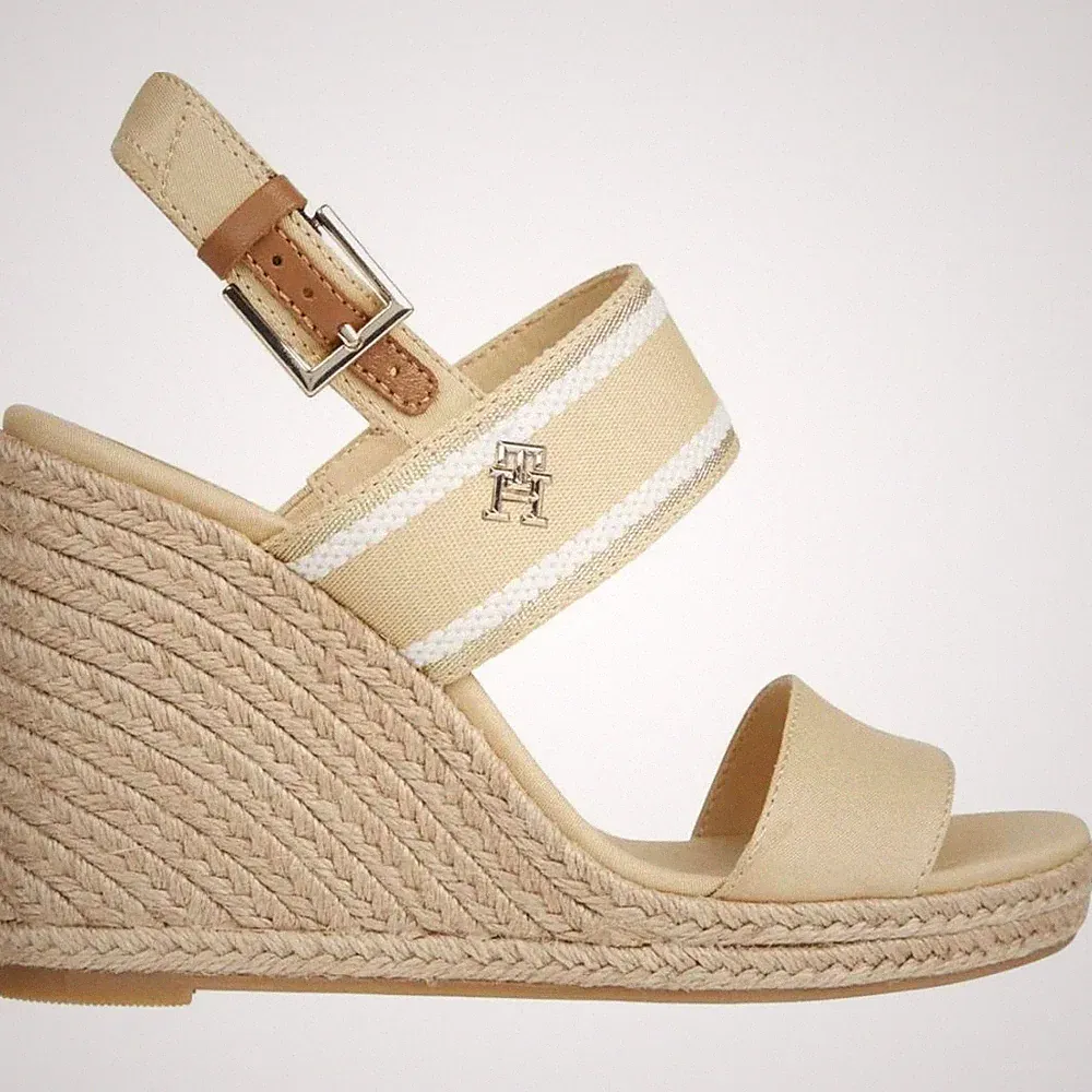 Tommy Hilfiger Damen Beige Recycled Keilabsatz Sandalen Peeptoe FW0FW08045ACR