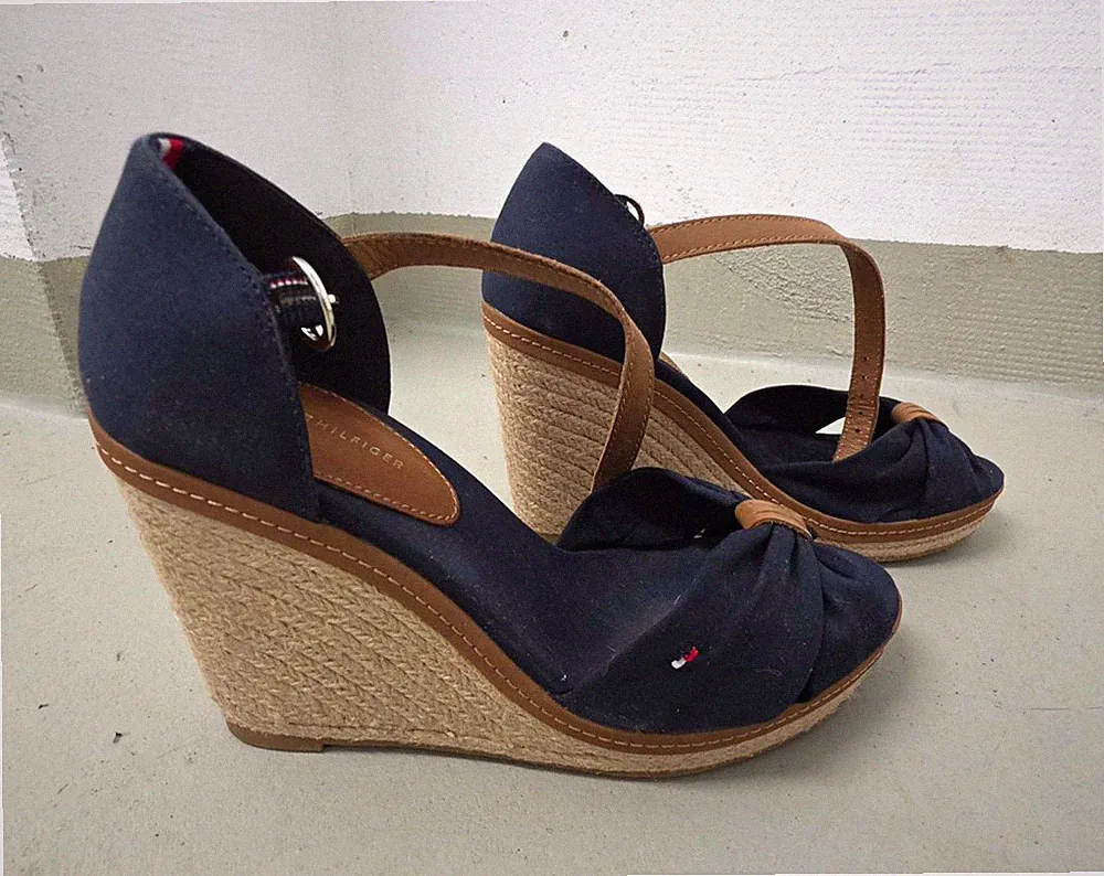 Tommy Hilfiger Damen Keilabsatz-Sandalen Riemchen blau/braun Gr. 38