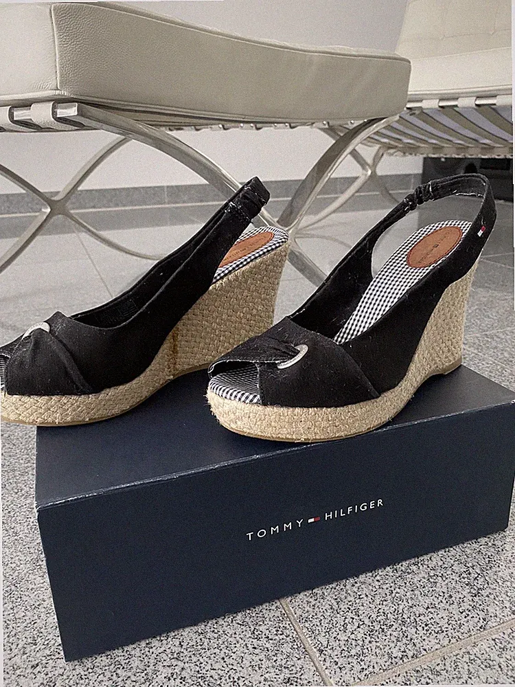 Tommy Hilfiger Damen Sandalen Keilabsatz Plateau Gr.39 Schwarz